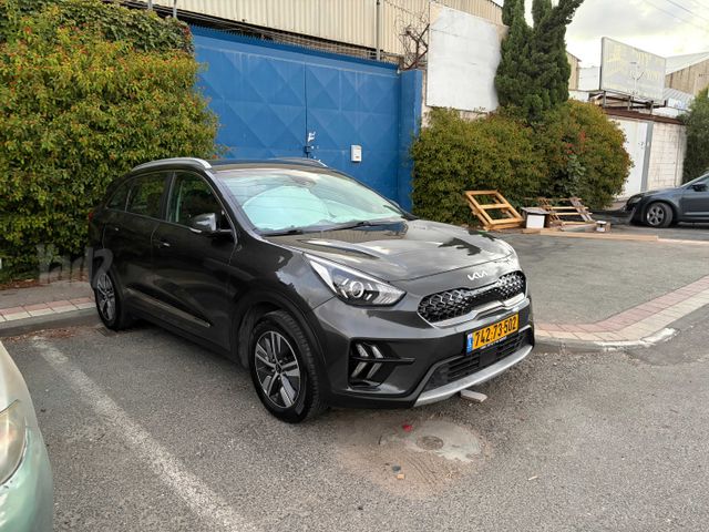 קיה נירו