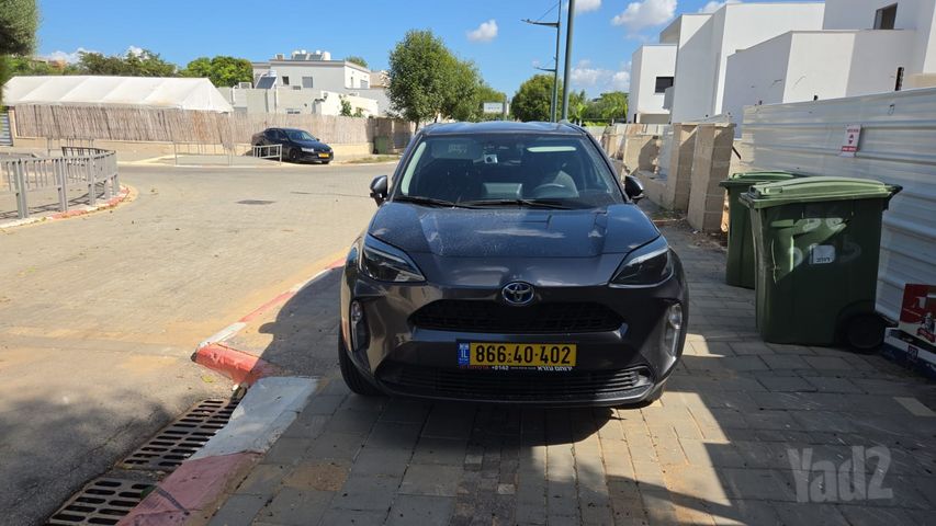 מודעת רכב טויוטה יאריס קרוס