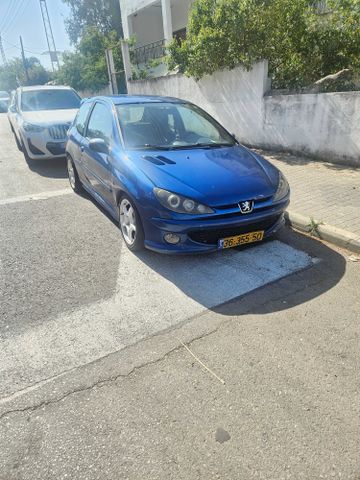 פיג'ו 206