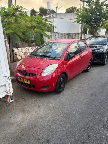 טויוטה יאריס