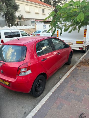 טויוטה יאריס