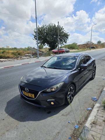מודעת רכב מאזדה 3