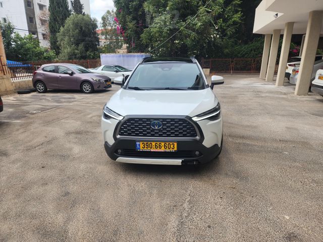 טויוטה קורולה קרוס