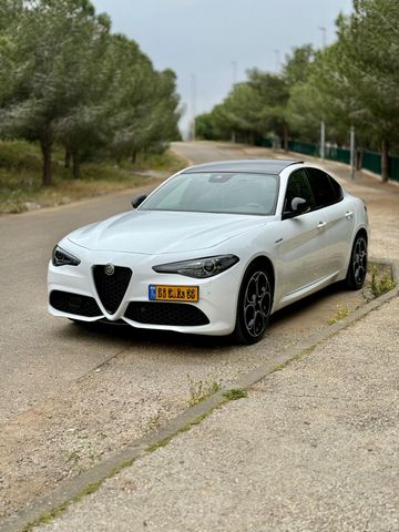 אלפא רומיאו ג'וליה