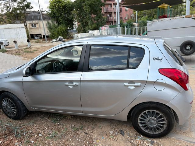 יונדאי i20