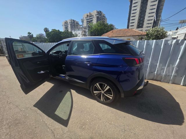 פיג'ו 3008