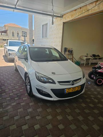 אופל אסטרה