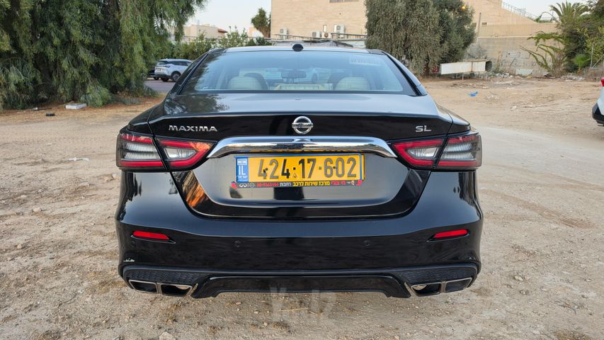 ניסאן מקסימה
