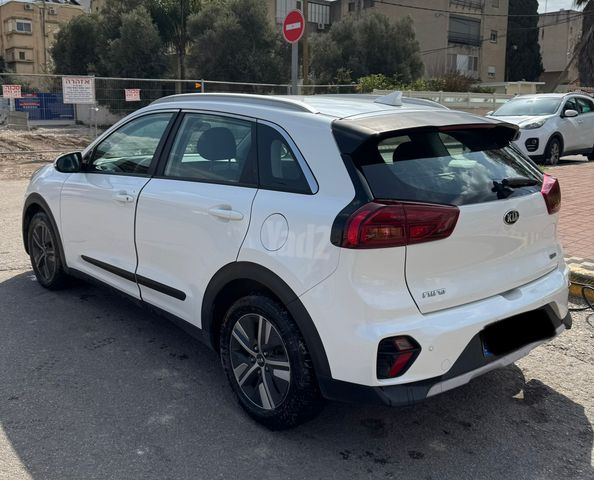 קיה נירו