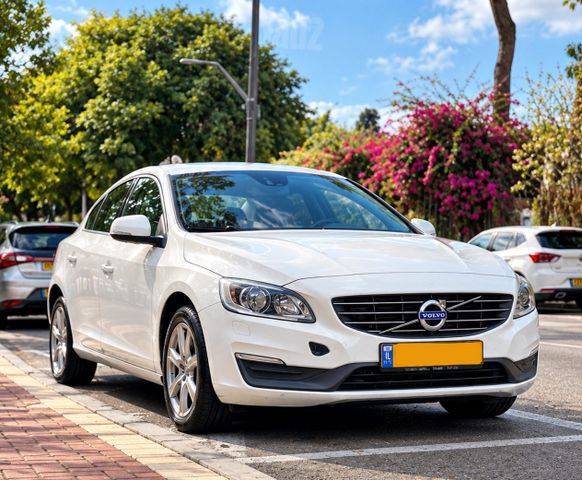 S60 Kinetic אוט׳ 2.0 (245 כ״ס)