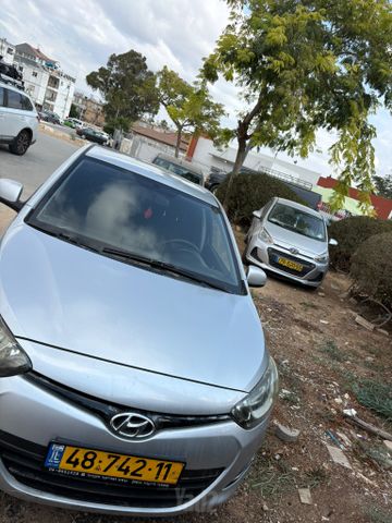 i20 Insight אוט׳ 1.4 (100 כ״ס)