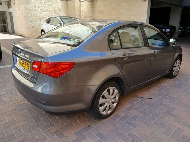 אם ג'י 350