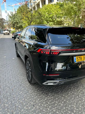 ג'אקו J8