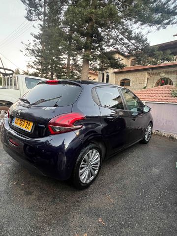 פיג'ו 208