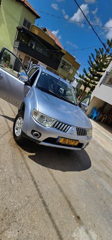 מיצובישי טרייטון / L200