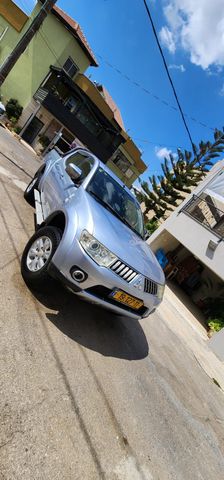 מיצובישי טרייטון / L200