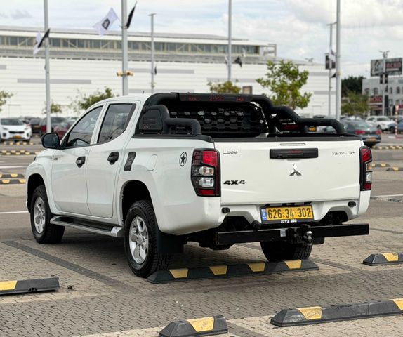מיצובישי טרייטון / L200