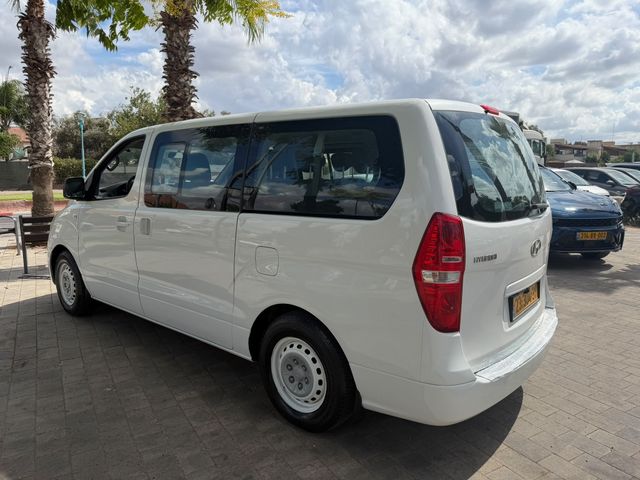 יונדאי H-1 / i800