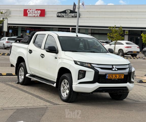 מיצובישי טרייטון / L200