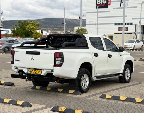 מיצובישי טרייטון / L200