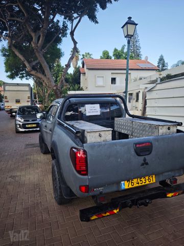 מיצובישי טרייטון / L200