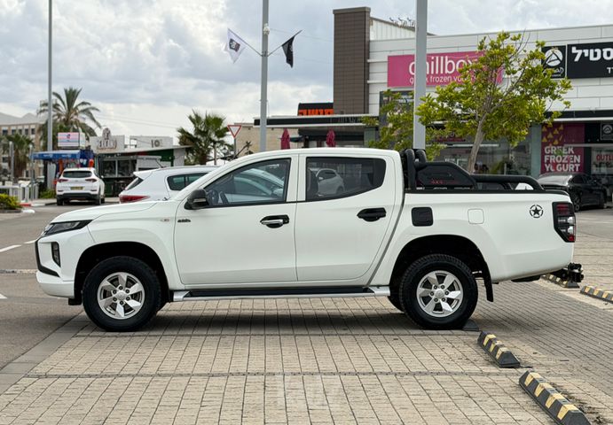 מיצובישי טרייטון / L200