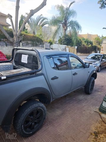 מיצובישי טרייטון / L200