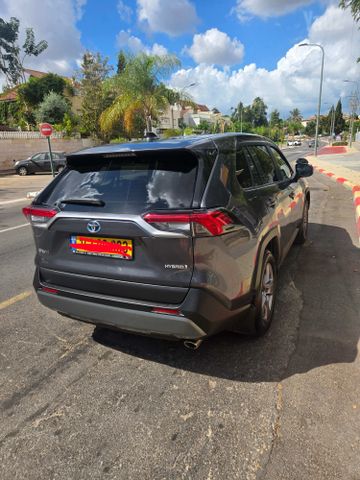 טויוטה RAV4