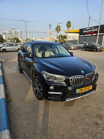 ב מ וו X1