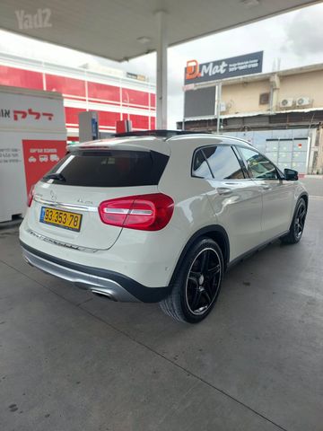 מרצדס-בנץ GLA