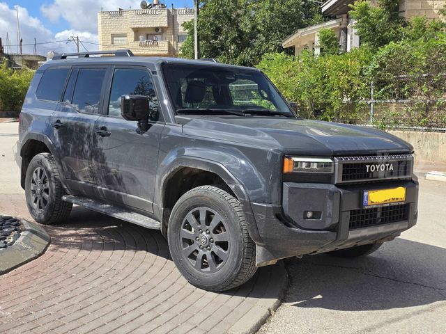 טויוטה לנד קרוזר