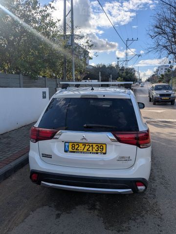 מיצובישי אאוטלנדר