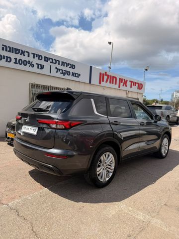 מיצובישי אאוטלנדר