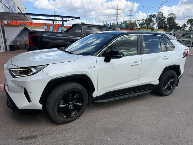טויוטה RAV4