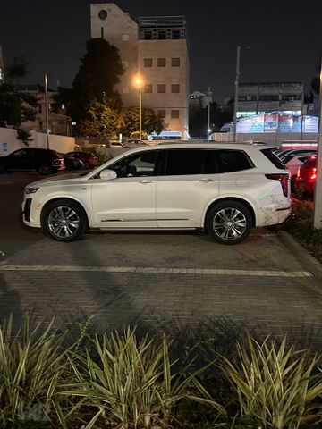 קאדילק XT6