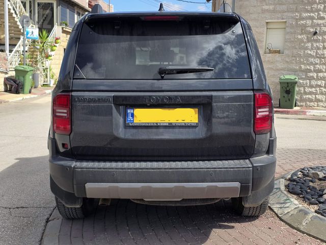 טויוטה לנד קרוזר