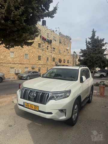 טויוטה לנד קרוזר