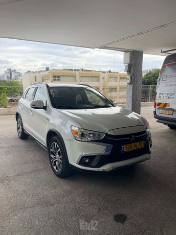 מודעת רכב מיצובישי ASX