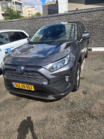 טויוטה RAV4