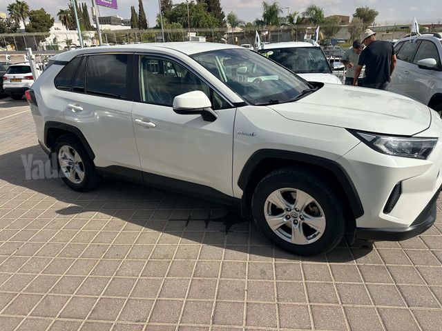 טויוטה RAV4