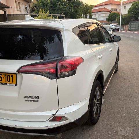 טויוטה RAV4