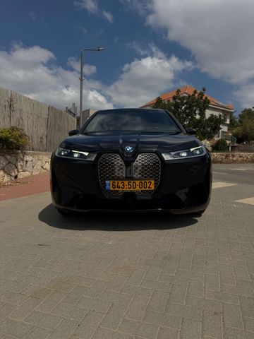 מודעת רכב ב מ וו iX