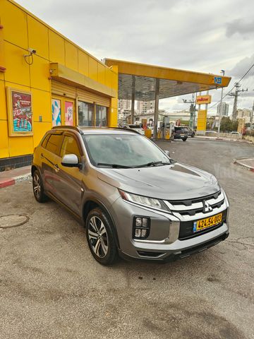 מודעת רכב מיצובישי ASX