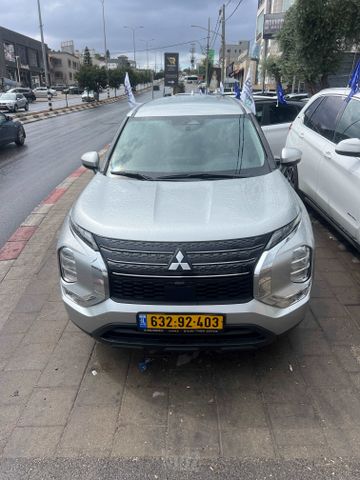 מיצובישי אאוטלנדר