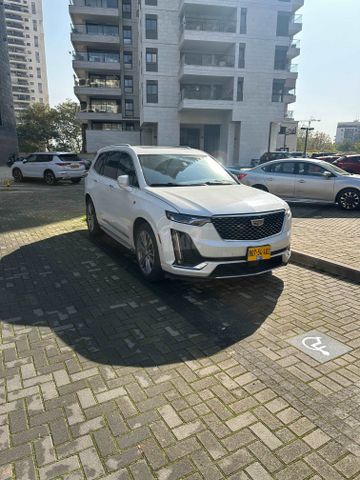 קאדילק XT6