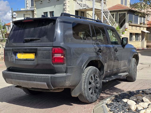 טויוטה לנד קרוזר