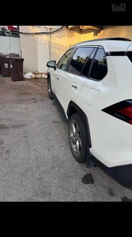 מודעת רכב טויוטה RAV4