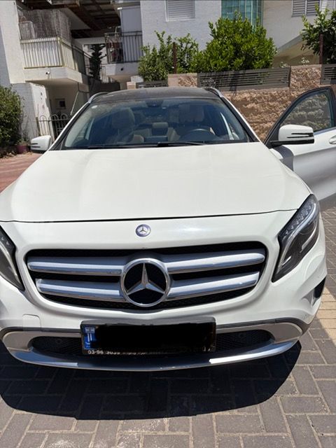 מרצדס-בנץ GLA