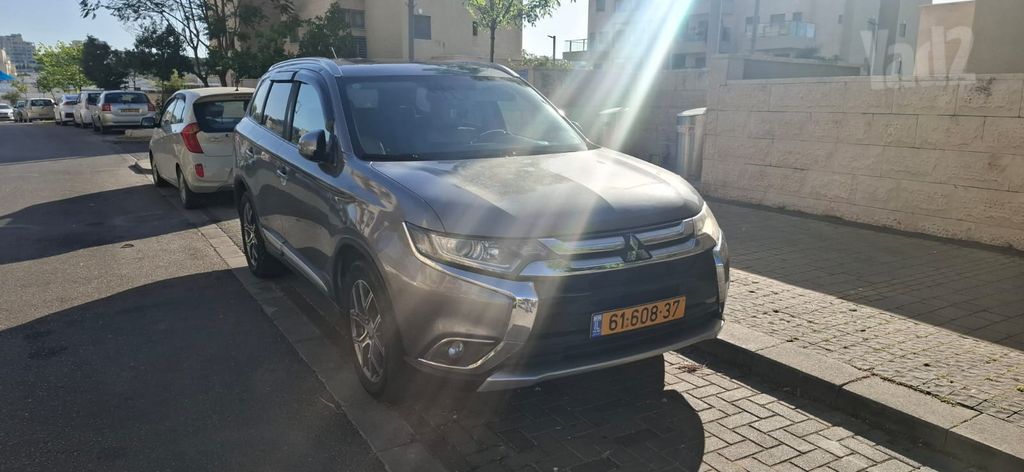 מיצובישי אאוטלנדר