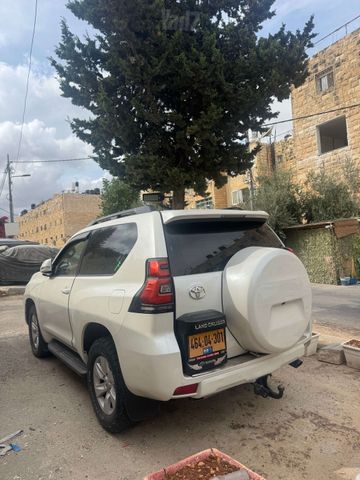 טויוטה לנד קרוזר